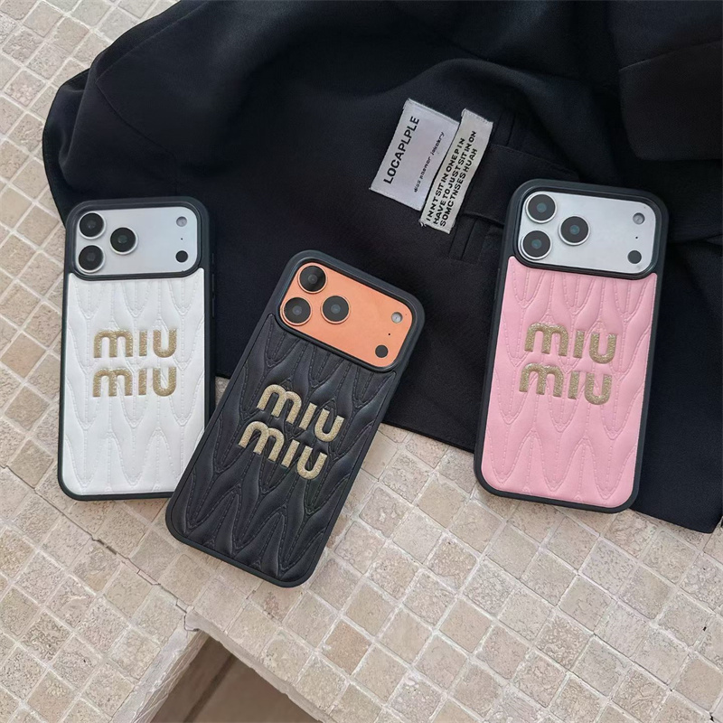 miumiu iphone18 ケース ハイブランド スマホ ケース かわいい 刺繍 ミュウミュウ iPhone 17pro/16 ケース 人気 ブランド 女子 iPhone15/14/13pro ケース 韓国 流行り おしゃれ